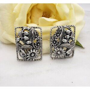 Vtg 1963 Sarah Coventry Ancient Garden Floral Repousse Comfort Clip On Earrings